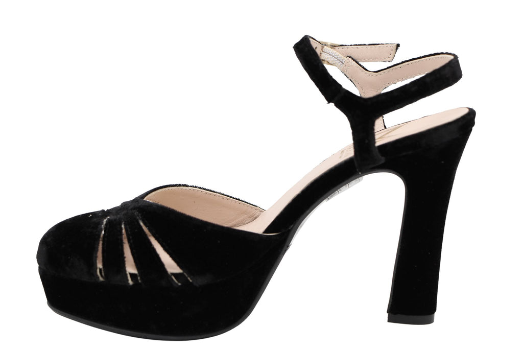 marian-black-velvet-toe-in-platform-sandal-